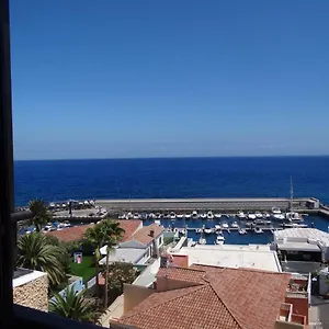 https://acogedor-apartamento-en-candelaria-en-primera-linea-de-mar.tenerifehoteles.net